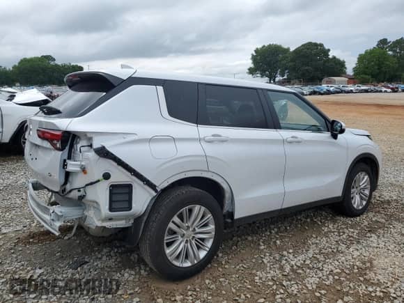 2024 Mitsubishi Outlander ES with VIN JA4J3UA80RZ067143, listed as a Copart auction lot 58398165 with 22,518 mi miles and Salvage title. Bid and sale history available at DreamBid. Image 3.