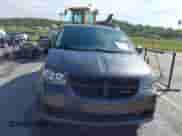 2017 Dodge Grand Caravan SE z VIN 2C4RDGBG6HR819210, wystawiony jako IAAI lot #43343331 z przebiegiem 88 395 mil mil oraz . Historia ofert i sprzedaży dostępna na DreamBid. Obrazek 12.