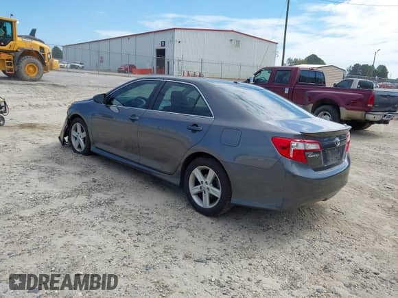 2014 Toyota Camry L z VIN 4T1BF1FK7EU792150, wystawiony jako IAAI lot #43342944 z przebiegiem 189 295 mil mil oraz . Historia ofert i sprzedaży dostępna na DreamBid. Obrazek 3.