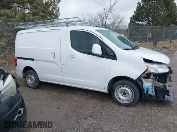2015 Chevrolet City Express Cargo LT z VIN 3N63M0ZN1FK722253, wystawiony jako IAAI lot #41755283 z przebiegiem 44 479 mil mil oraz . Historia ofert i sprzedaży dostępna na DreamBid. Obrazek 13.