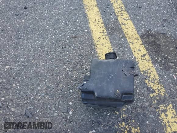 1996 Honda Accord LX z VIN 1HGCD5632TA300428, wystawiony jako Copart lot #70677085 z przebiegiem 153 575 mil mil oraz Szkoda całkowita • Salvage title. Historia ofert i sprzedaży dostępna na DreamBid. Obrazek 12.