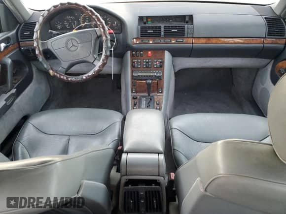 1992 Mercedes-Benz 500 с VIN WDBGA51E1NA048741, выставлен на аукционе Copart как лот 85514514 с пробегом 145 361 миль миль и Чистый • Clean title. История ставок и продаж доступна на DreamBid. Изображение 8.