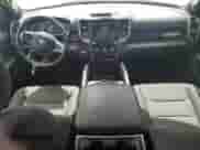 2020 Ram 1500 Big Horn z VIN 1C6RREFG2LN405483, wystawiony jako Copart lot #64309925 z przebiegiem 6 587 mil mil oraz Szkoda całkowita • Salvage title. Historia ofert i sprzedaży dostępna na DreamBid. Obrazek 8.