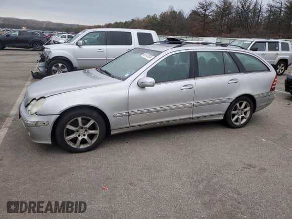 2005 Mercedes-Benz C 240 with VIN WDBRH81J35F622651, listed as a Copart auction lot 86142504 with 90,563 mi miles and Clean title. Bid and sale history available at DreamBid. Image 1.