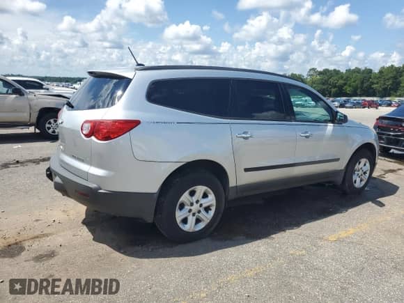 2012 Chevrolet Traverse LS with VIN 1GNKRFED3CJ190203, listed as a Copart auction lot 69183445 with 120,282 mi miles and Salvage title. Bid and sale history available at DreamBid. Image 3.