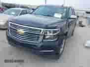 2017 Chevrolet Tahoe Premier z VIN 1GNSCCKC4HR209927, wystawiony jako IAAI lot #42299663 z przebiegiem 124 417 mil mil oraz . Historia ofert i sprzedaży dostępna na DreamBid. Obrazek 17.