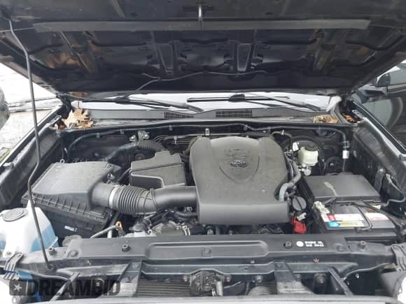 2018 Toyota Tacoma SR with VIN 3TMCZ5AN3JM184455, listed as a IAAI auction lot 41446859 with 44,187 mi miles and . Bid and sale history available at DreamBid. Image 10.