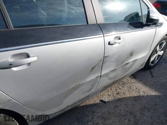 2013 Chevrolet Volt с VIN 1G1RD6E41DU130256, выставлен на аукционе IAAI как лот 43301305 с пробегом 100 575 миль миль и . История ставок и продаж доступна на DreamBid. Изображение 6.