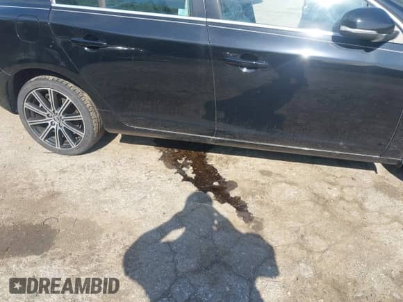 2015 Volvo S60 T5 Premier с VIN YV1612TB0F2301780, выставлен на аукционе IAAI как лот 42229293 с пробегом 104 783 миль миль и . История ставок и продаж доступна на DreamBid. Изображение 17.
