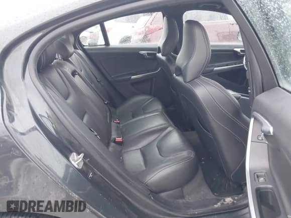 2015 Volvo S60 T5 Premier с VIN YV1612TK3F1359338, выставлен на аукционе IAAI как лот 41645209 с пробегом 106 822 миль миль и . История ставок и продаж доступна на DreamBid. Изображение 8.