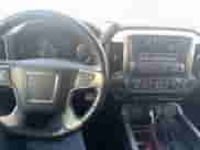 2015 GMC Sierra 1500 Denali z VIN 3GTU2WEC0FG114523, wystawiony jako Copart lot #90738105 z przebiegiem 124 835 mil mil oraz Szkoda całkowita • Salvage title. Historia ofert i sprzedaży dostępna na DreamBid. Obrazek 9.