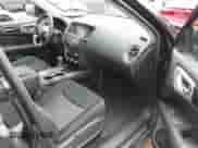 2018 Nissan Pathfinder S z VIN 5N1DR2MN1JC640710, wystawiony jako IAAI lot #41589166 z przebiegiem 93 554 mil mil oraz . Historia ofert i sprzedaży dostępna na DreamBid. Obrazek 5.