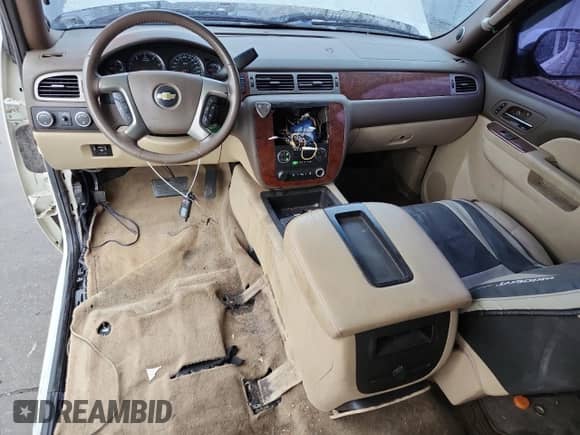 2013 Chevrolet Silverado 1500 LTZ with VIN 3GCPKTE72DG131724, listed as a Copart auction lot 82139705 with 183,083 mi miles and Salvage title. Bid and sale history available at DreamBid. Image 8.