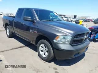 2016 Ram 1500 Express z VIN 1C6RR6FT4GS292808, wystawiony jako IAAI lot #42237529 z przebiegiem 109 581 mil mil oraz . Historia ofert i sprzedaży dostępna na DreamBid. Obrazek 1.