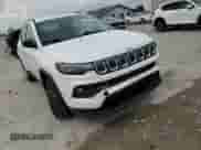 2022 Jeep Compass Latitude z VIN 3C4NJCBB8NT138205, wystawiony jako Copart lot #60247585 z przebiegiem 51 703 mil mil oraz Szkoda całkowita • Salvage title. Historia ofert i sprzedaży dostępna na DreamBid. Obrazek 13.