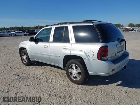 2007 Chevrolet TrailBlazer LT с VIN 1GNDS13S072231243, выставлен на аукционе IAAI как лот 43519632 с пробегом 271 247 миль миль и . История ставок и продаж доступна на DreamBid. Изображение 3.