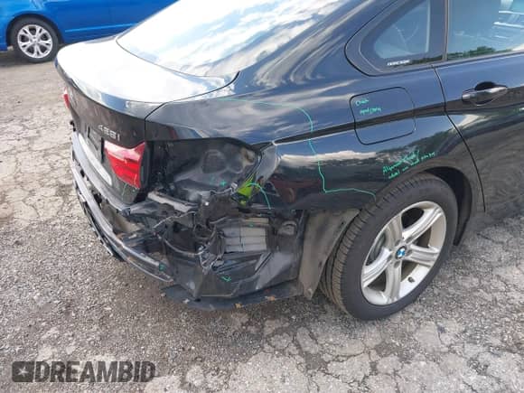 2015 BMW 4 Series 428i xDrive с VIN WBA4C9C52FD331620, выставлен на аукционе IAAI как лот 42556526 с пробегом 115 674 миль миль и . История ставок и продаж доступна на DreamBid. Изображение 6.