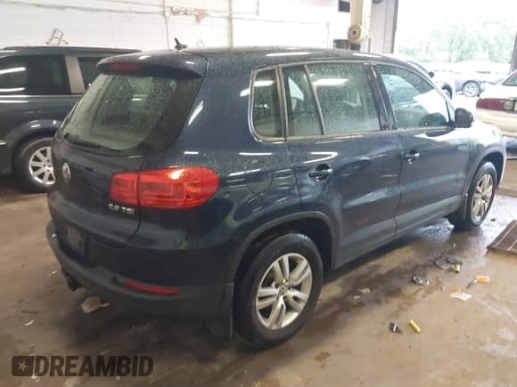 2013 Volkswagen Tiguan S с VIN WVGAV7AX0DW554003, выставлен на аукционе IAAI как лот 42820716 с пробегом 113 541 миль миль и . История ставок и продаж доступна на DreamBid. Изображение 4.