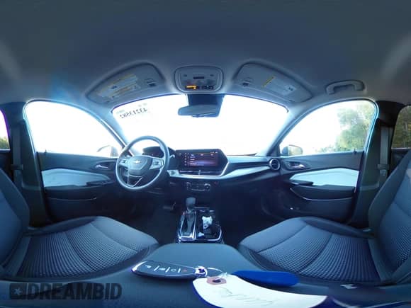 2025 Chevrolet Trax LT с VIN KL77LHEP6SC173983, выставлен на аукционе IAAI как лот 43213582 с пробегом 2 496 миль миль и . История ставок и продаж доступна на DreamBid. Изображение 19.
