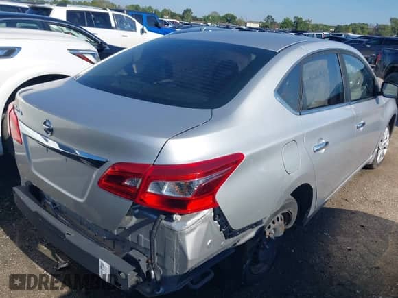 2019 Nissan Sentra SV с VIN 3N1AB7AP5KY405933, выставлен на аукционе IAAI как лот 43510860 с пробегом Не указан миль и . История ставок и продаж доступна на DreamBid. Изображение 4.