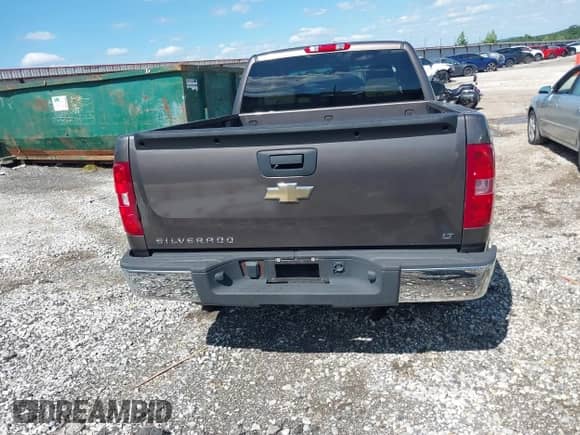 2007 Chevrolet Silverado 1500 1LT with VIN 2GCEC19CX71620756, listed as a IAAI auction lot 42378021 with 229,855 mi miles and . Bid and sale history available at DreamBid. Image 16.