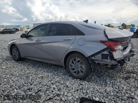 2025 Hyundai Elantra Blue z VIN KMHLM4DJ7SU134300, wystawiony jako Copart lot #68179315 z przebiegiem 9 014 mil mil oraz Szkoda całkowita • Salvage title. Historia ofert i sprzedaży dostępna na DreamBid. Obrazek 2.