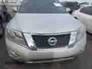 2013 Nissan Pathfinder SL z VIN 5N1AR2MN1DC627348, wystawiony jako IAAI lot #40151386 z przebiegiem 132 890 mil mil oraz . Historia ofert i sprzedaży dostępna na DreamBid. Obrazek 6.