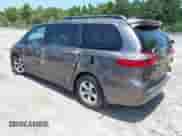 2020 Toyota Sienna LE Auto Access Seat с VIN 5TDKZ3DC9LS086866, выставлен на аукционе IAAI как лот 42353682 с пробегом 60 951 миль миль и . История ставок и продаж доступна на DreamBid. Изображение 3.