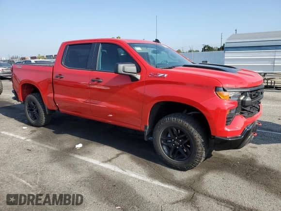 2022 Chevrolet Silverado 1500 Custom Trail Boss с VIN 3GCPDCEK7NG670582, выставлен на аукционе Copart как лот 68401775 с пробегом 9 560 миль миль и Списание • Salvage title. История ставок и продаж доступна на DreamBid. Изображение 4.