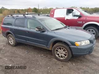 2007 Volvo XC70 with VIN YV4SZ592871269879, listed as a IAAI auction lot 43542663 with 186,732 mi miles and . Bid and sale history available at DreamBid. Image 1.