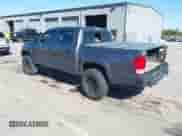 2017 Toyota Tacoma SR5 z VIN 3TMCZ5AN9HM105459, wystawiony jako IAAI lot #43321840 z przebiegiem 220 881 mil mil oraz . Historia ofert i sprzedaży dostępna na DreamBid. Obrazek 3.