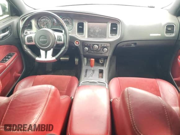 2013 Dodge Charger SRT-8 z VIN 2C3CDXEJ9DH529531, wystawiony jako Copart lot #44437995 z przebiegiem 123 146 mil mil oraz Szkoda całkowita • Salvage title. Historia ofert i sprzedaży dostępna na DreamBid. Obrazek 8.