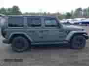 2021 Jeep Wrangler Unlimited Sahara Altitude z VIN 1C4HJXEG5MW519112, wystawiony jako IAAI lot #42086926 z przebiegiem 42 951 mil mil oraz . Historia ofert i sprzedaży dostępna na DreamBid. Obrazek 14.