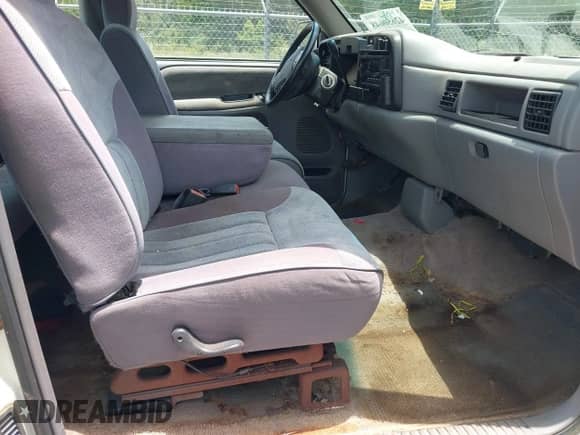 1996 Dodge 1500 с VIN 3B7HC13Z1TM159038, выставлен на аукционе IAAI как лот 42650648 с пробегом 138 197 миль миль и . История ставок и продаж доступна на DreamBid. Изображение 5.