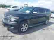 2017 Chevrolet Suburban Premier z VIN 1GNSCJKC4HR127667, wystawiony jako IAAI lot #41936945 z przebiegiem 139 006 mil mil oraz . Historia ofert i sprzedaży dostępna na DreamBid. Obrazek 2.