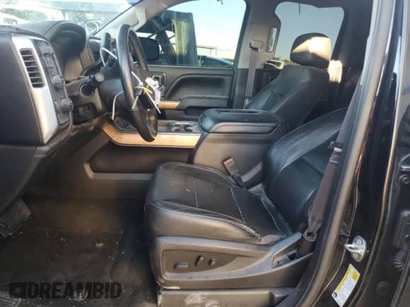 2017 Chevrolet Silverado 1500 LTZ z VIN 1GCVKSEC0HZ330761, wystawiony jako Copart lot #79761874 z przebiegiem 93 577 mil mil oraz Szkoda całkowita • Salvage title. Historia ofert i sprzedaży dostępna na DreamBid. Obrazek 7.