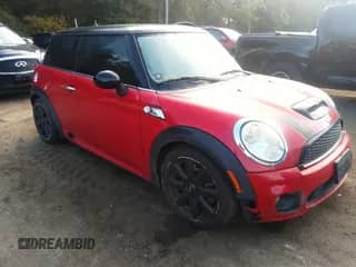 2009 MINI Hardtop S с VIN WMWMF73569TT98159, выставлен на аукционе IAAI как лот 43231437 с пробегом 105 096 миль миль и . История ставок и продаж доступна на DreamBid. Изображение 1.