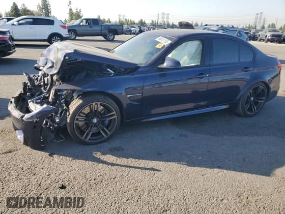 2015 BMW M3 z VIN WBS3C9C56FP805820, wystawiony jako Copart lot #68041155 z przebiegiem Nie podano mil oraz Szkoda całkowita • Salvage title. Historia ofert i sprzedaży dostępna na DreamBid. Obrazek 1.