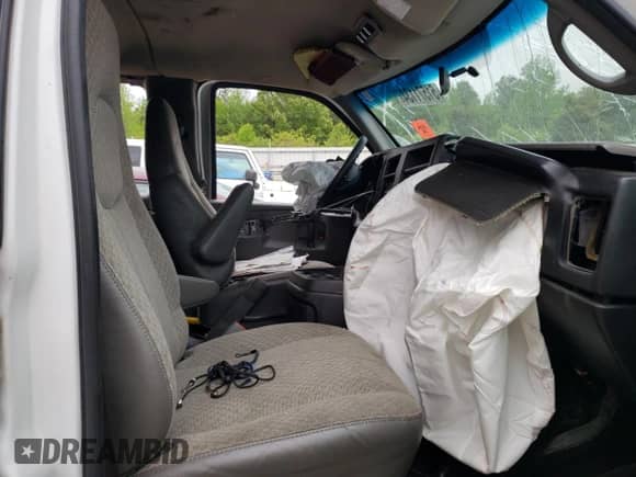 2008 Chevrolet Express Passenger с VIN 1GAHG39KX81190599, выставлен на аукционе Copart как лот 51571134 с пробегом Не указан миль и Списание • Salvage title. История ставок и продаж доступна на DreamBid. Изображение 7.