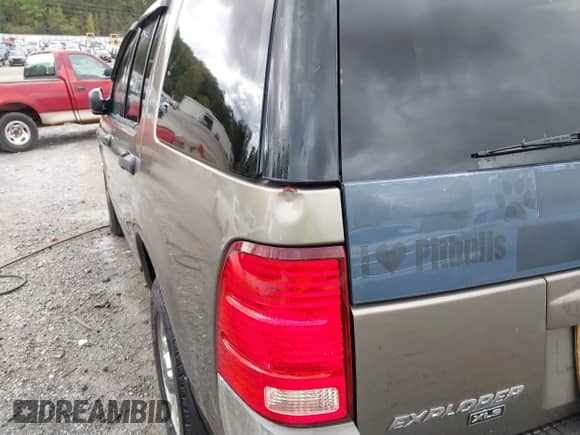 2002 Ford Explorer XLS с VIN 1FMZU62E22ZA59326, выставлен на аукционе IAAI как лот 43309394 с пробегом 124 912 миль миль и . История ставок и продаж доступна на DreamBid. Изображение 13.
