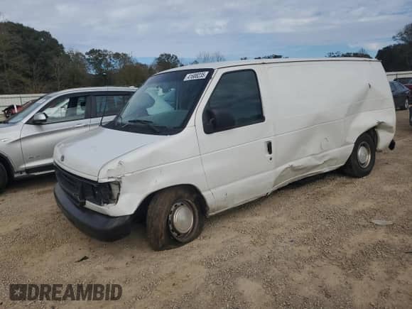 2002 Ford Econoline Cargo with VIN 1FTRE14292HA70997, listed as a Copart auction lot 41688235 with 249,370 mi miles and Salvage title. Bid and sale history available at DreamBid. Image 1.