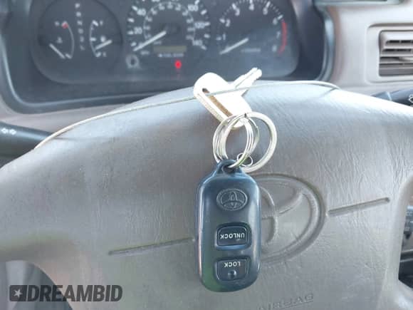 2001 Toyota Camry LE with VIN JT2BG22K210535291, listed as a IAAI auction lot 43530605 with 193,735 mi miles and . Bid and sale history available at DreamBid. Image 11.