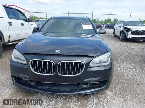 2013 BMW 7 Series 750Li с VIN WBAYE8C59DD133605, выставлен на аукционе IAAI как лот 42179893 с пробегом 73 065 миль миль и . История ставок и продаж доступна на DreamBid. Изображение 12.