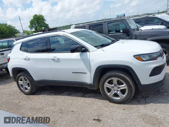 2023 Jeep Compass Latitude с VIN 3C4NJDBN5PT514975, выставлен на аукционе IAAI как лот 42470040 с пробегом 88 313 миль миль и . История ставок и продаж доступна на DreamBid. Изображение 13.