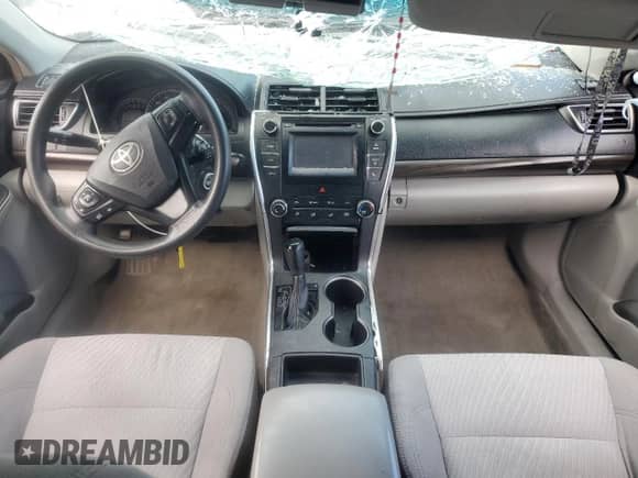 2015 Toyota Camry SE z VIN 4T1BF1FK1FU926166, wystawiony jako Copart lot #83808755 z przebiegiem Nie podano mil oraz Nie do naprawy • Non repairable. Historia ofert i sprzedaży dostępna na DreamBid. Obrazek 8.