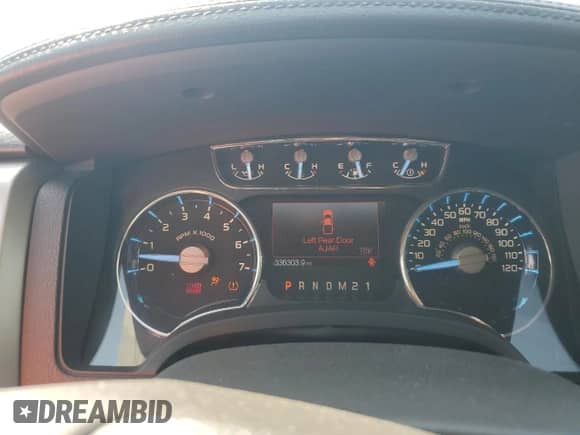 2011 Ford F-150 Lariat с VIN 1FTFW1CT2BFB69344, выставлен на аукционе Copart как лот 81311825 с пробегом 336 303 миль миль и Списание • Salvage title. История ставок и продаж доступна на DreamBid. Изображение 9.