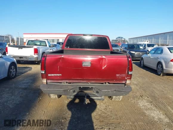 1998 GMC Sierra 1500 с VIN 2GTEK19R0W1515178, выставлен на аукционе IAAI как лот 41423331 с пробегом 250 910 миль миль и . История ставок и продаж доступна на DreamBid. Изображение 16.