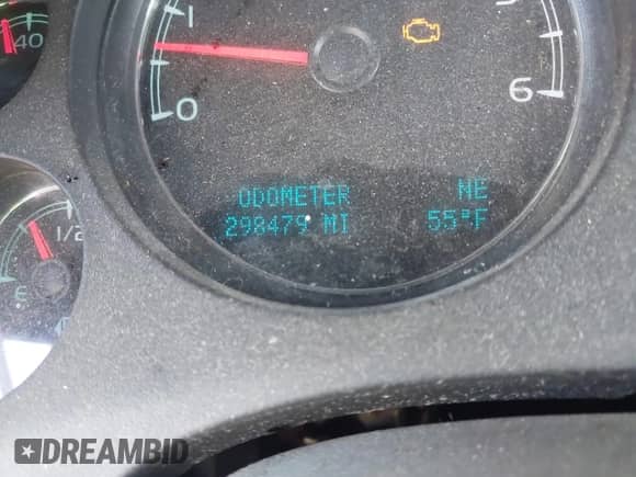 2010 Chevrolet Suburban LT z VIN 1GNUCJE01AR142336, wystawiony jako IAAI lot #42569262 z przebiegiem 298 479 mil mil oraz . Historia ofert i sprzedaży dostępna na DreamBid. Obrazek 15.