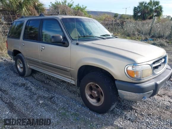 1999 Ford Explorer XL with VIN 1FMZU32X7XUB01672, listed as a IAAI auction lot 41263264 with 148,134 mi miles and . Bid and sale history available at DreamBid. Image 1.