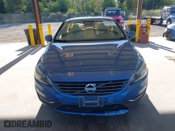 2015 Volvo S60 T5 Drive-E Premier with VIN YV126MFB2F1313006, listed as a IAAI auction lot 42654814 with Not provided miles and . Bid and sale history available at DreamBid. Image 11.